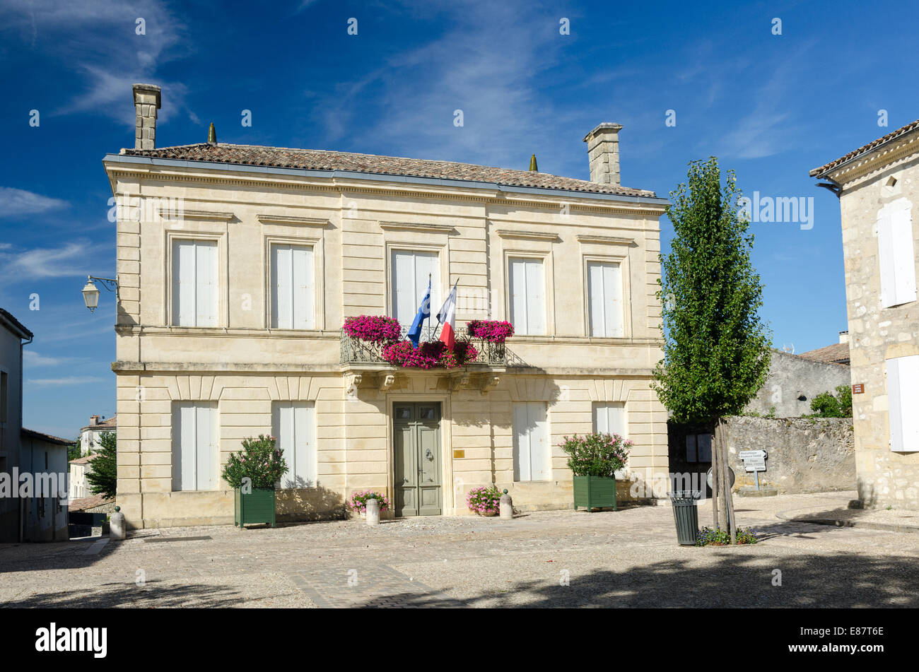 Das Rathaus im alten Dorf von Gensac in der Gironde Region Süd-West-Frankreich Stockfoto