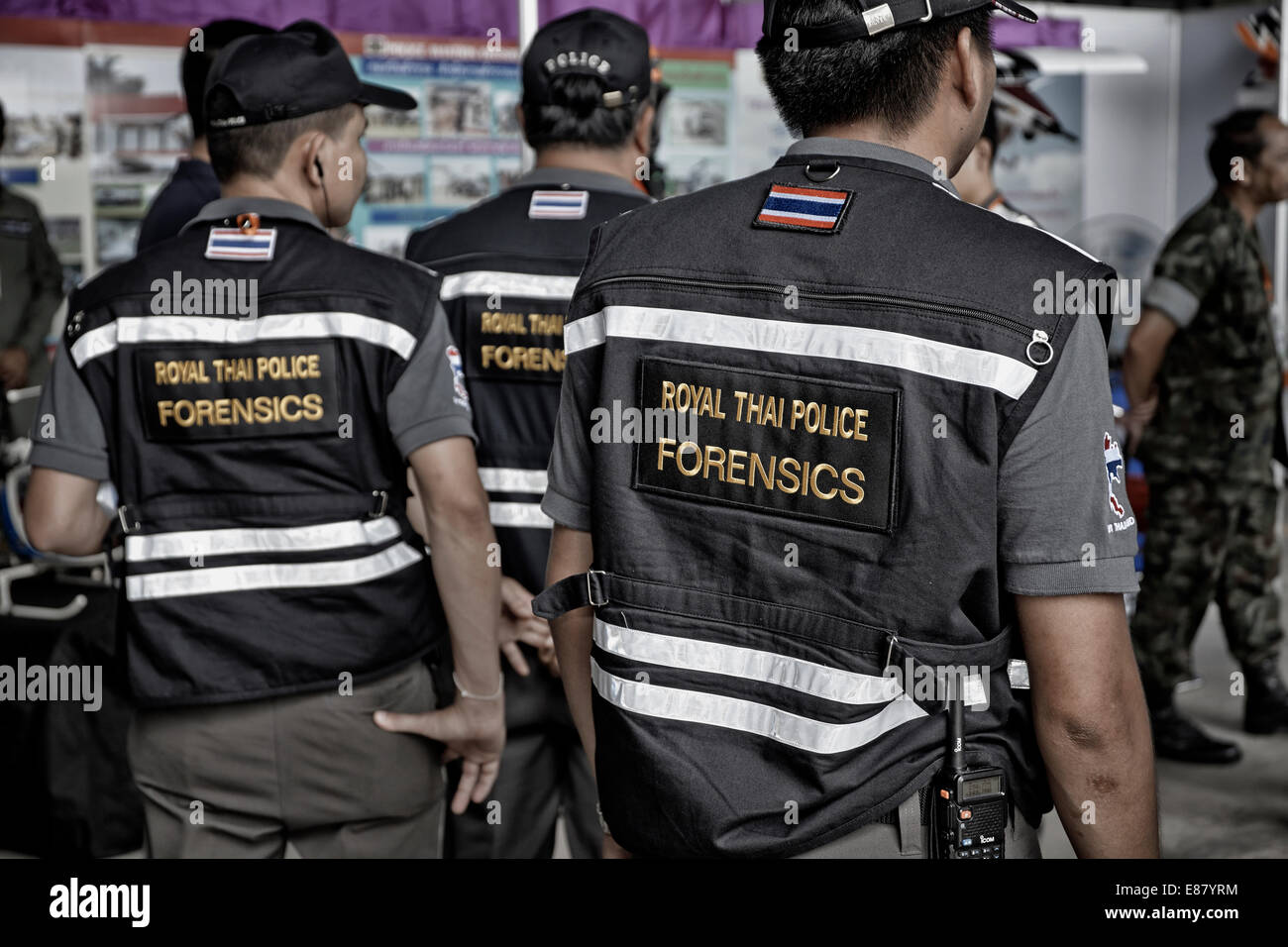 Gerichtsmediziner. Thailändische Polizeiforensbeamte. Thailand S. E. Asien Stockfoto