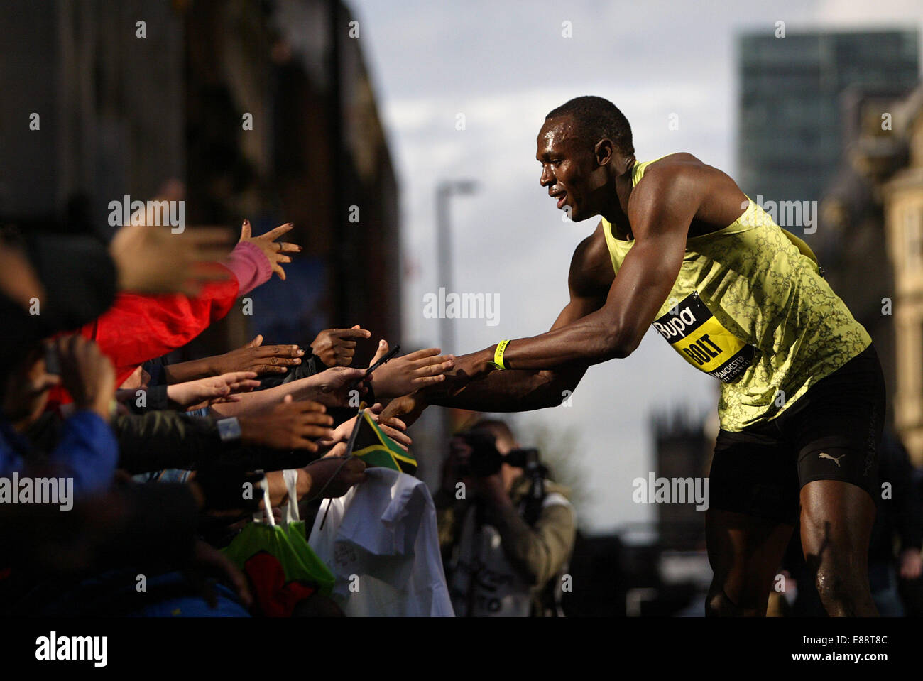 Stadt Games 2009, Manchester Usain Bolt nach 150 Meter Rekord. Foto: Chris Bull Stockfoto