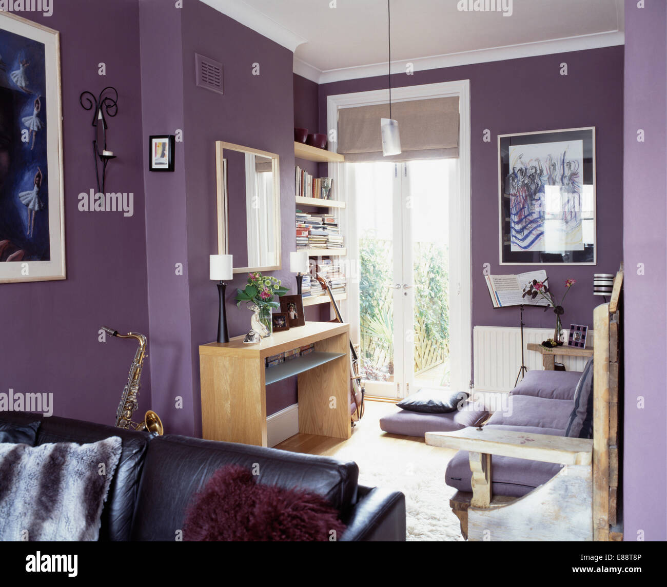 Lila Wohnzimmer, kleiner schreibtisch in modernen lila wohnzimmer mit französischen, Design ideen