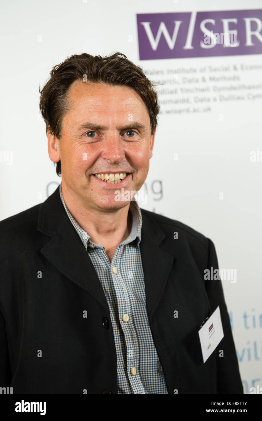 Ian Rees Jones, Director, WISERD (The Wales Institute der sozialen und wirtschaftlichen, Daten & Forschungsmethoden) auf ihrer Konferenz 2014 Stockfoto