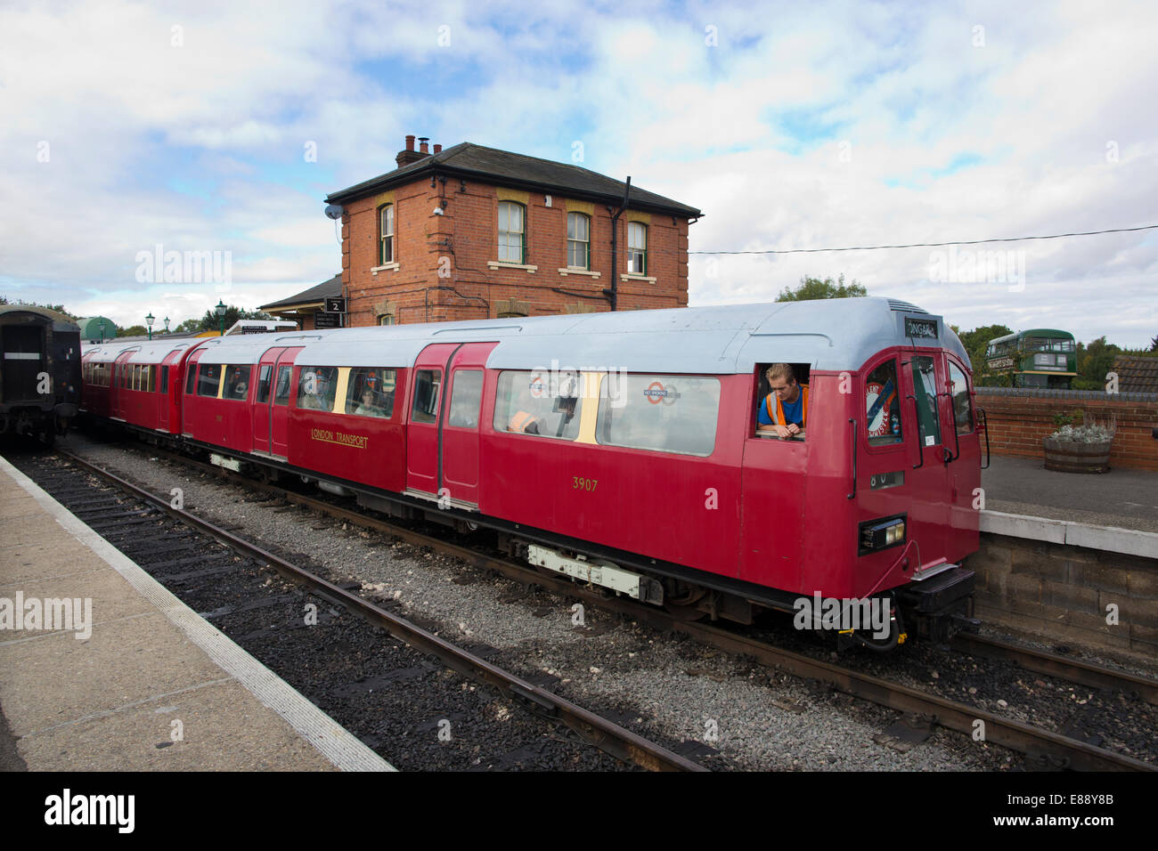 Cravens U-Bahn fährt Weald Nordbahnhof Ongar, Essex, England, UK Stockfoto