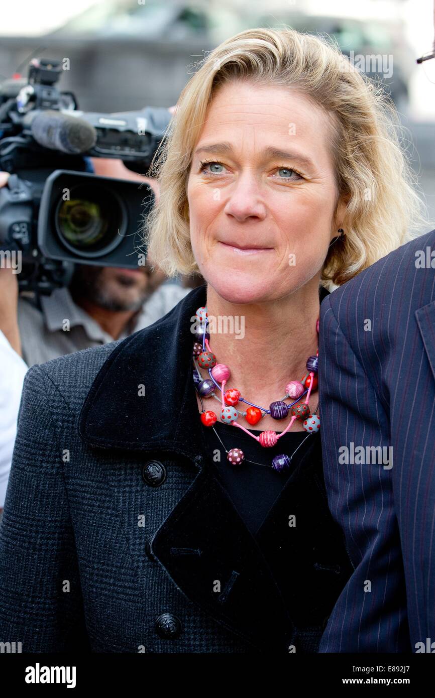 Brüssel, Belgien. 2. Oktober 2014. Delphine Boel kommt bei der Justizpalast in Brüssel, Belgien, 2. Oktober 2014. Delphine Boel ist angeblich die uneheliche Tochter von König Albert II. von Belgien und will beweisen, dass durch einen DNA-Test bei Hofe. Foto: Patrick van Katwijk/Eriks OUT / Frankreich OUT/Dpa/Alamy Live News Stockfoto