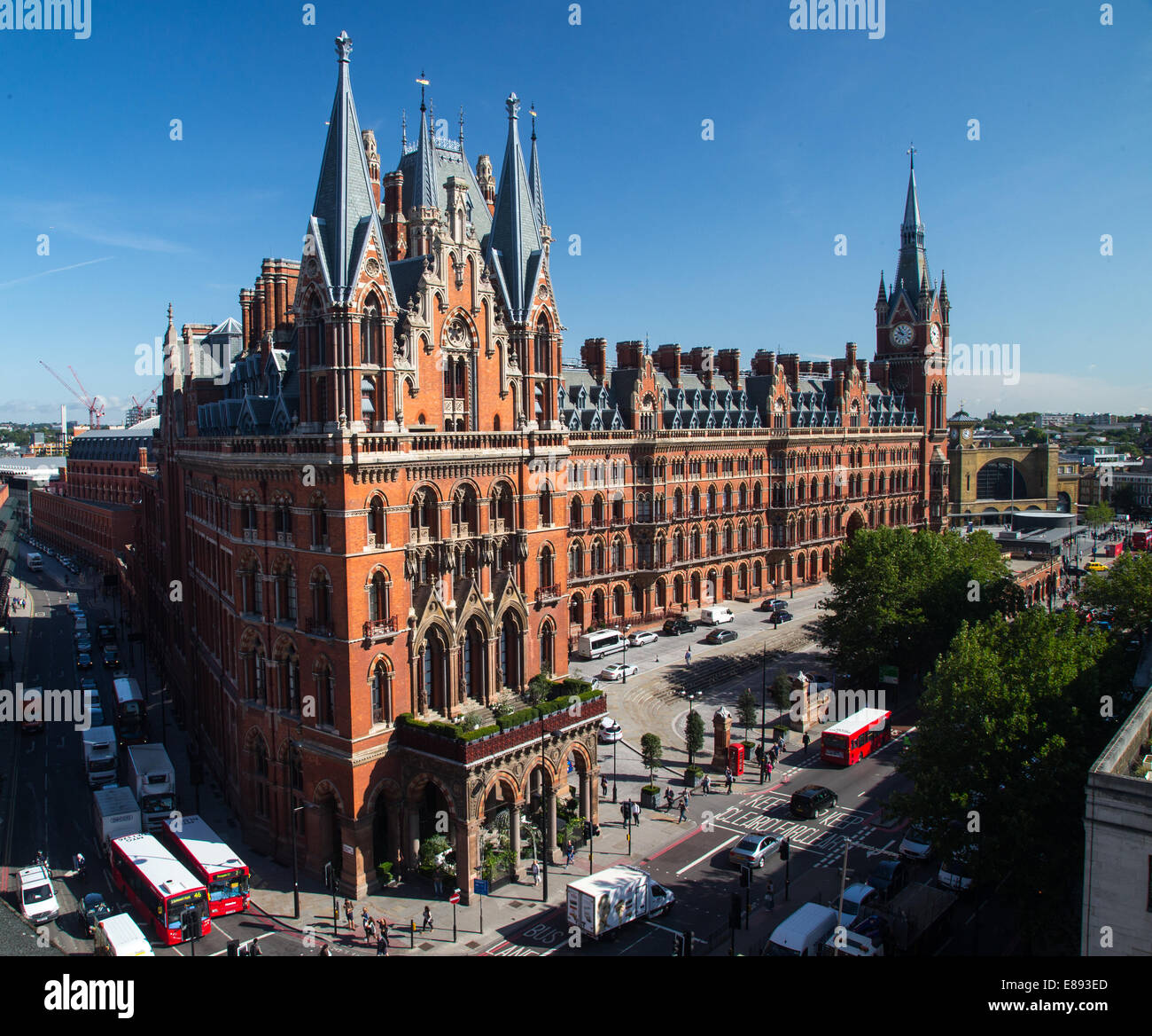 St. Pancras International Station dient Eurostar in 1868-Classic viktorianischen Beispiel gotischer Architektur abgeschlossen Stockfoto