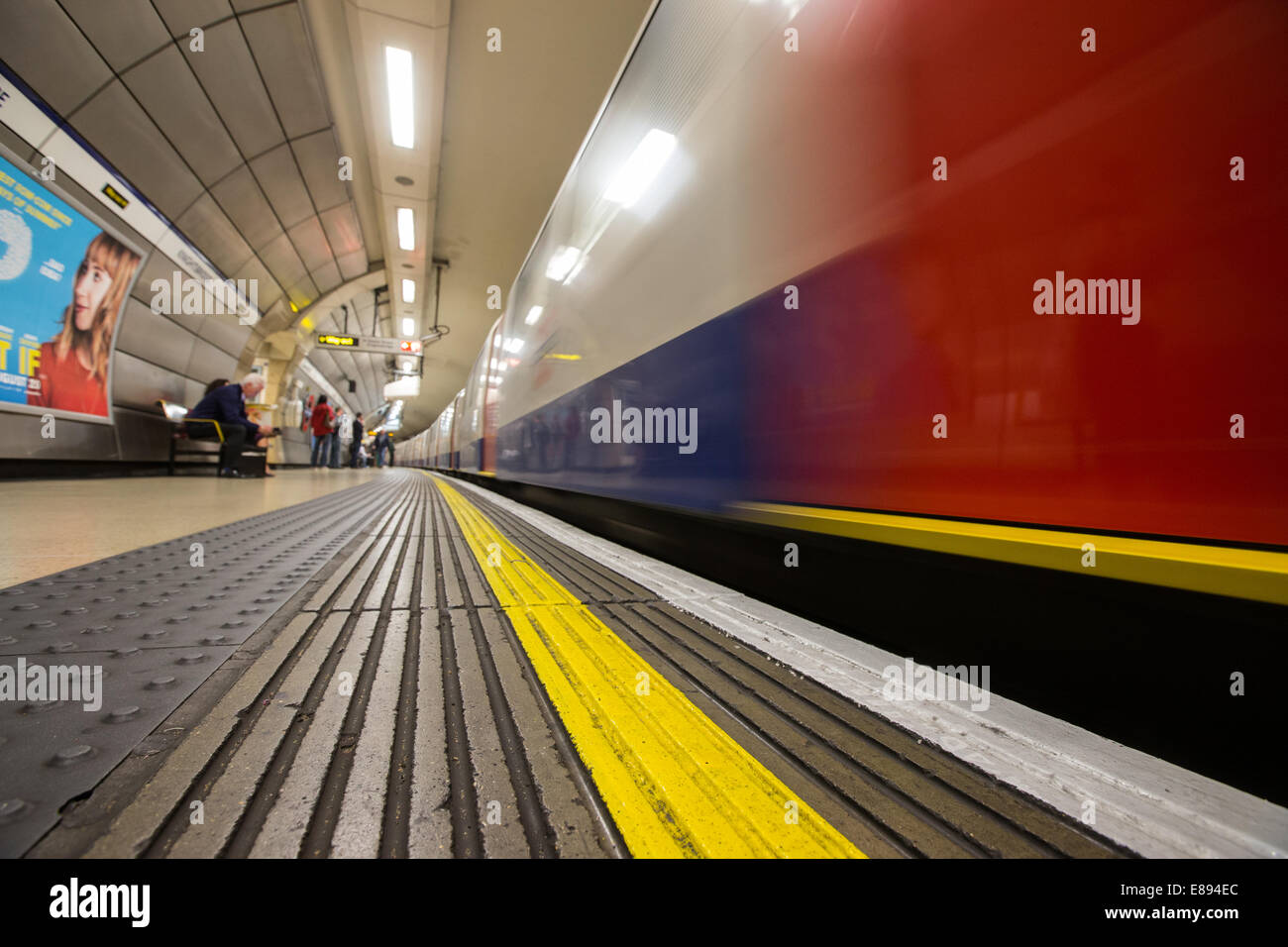 Londoner U-Bahn System eröffnete 1863-11 Linien mit 270 Stationen und 250 Meilen der Schiene Stockfoto