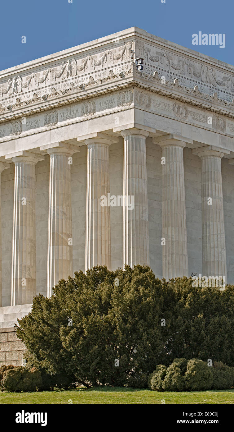 Im Hinblick auf die Spalten in einer der Ecken des Abraham Lincoln Memorial in Washington DC. Stockfoto