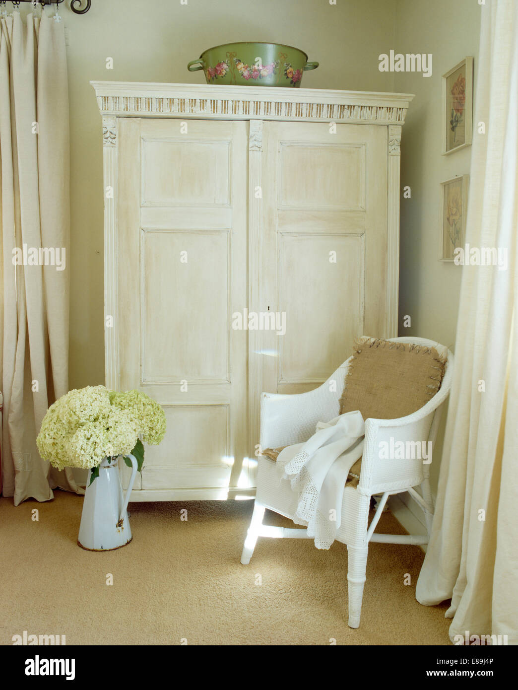 Lloyd Loom Chair Stockfotos & Lloyd Loom Chair Bilder - Alamy Lloyd Loom Chair Stockfotos & Lloyd Loom Chair Bilder - Alamy