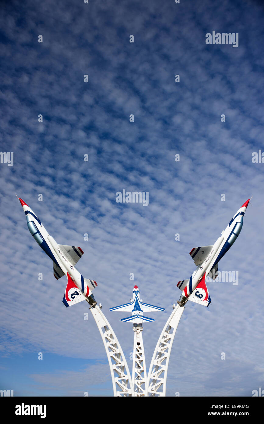 Anzeige der t-38 Flugzeuge am Owatonna Municipal Airport. Die Northrop t-38 Talon ist ein zweisitziges, zweimotoriges Überschall-jet Stockfoto