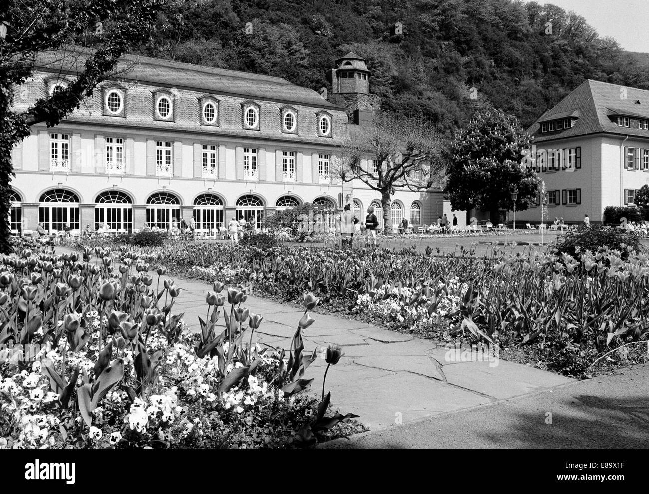 Achtziger Jahre, Kurpark Und Kurhaus in Bad Bertrich, Eifel, Rheinland-Pfalz Stockfoto