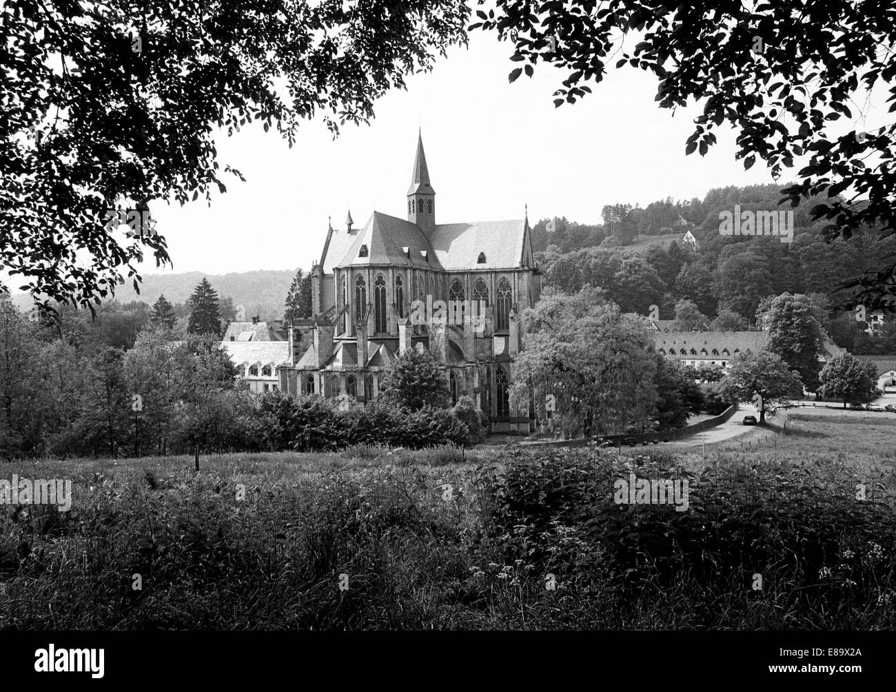 Achtziger Jahre, Altenberger Dom Oder Bergischen Dom in Odenthal-Altenberg, Naturpark Bergisches Land, Nordrhein-Westfalen Stockfoto