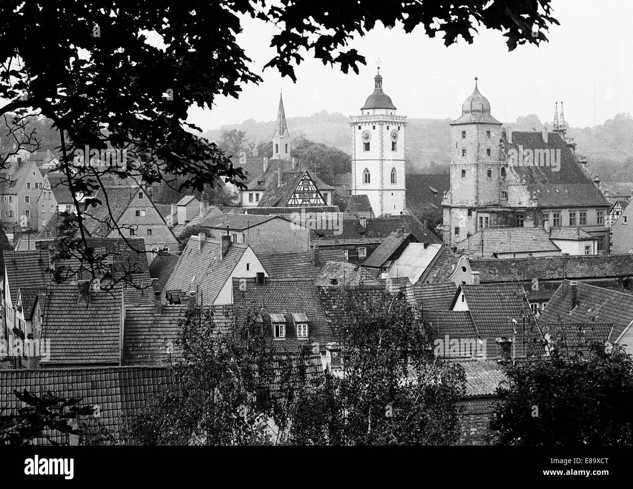 Achtziger Jahre, Panoramablick deutschen sterben Altstadt von Marktbreit, Unterfranken, Bayern, Katholische Pfarrkirche St. Ludwig, evangelischen Pfarrkirche S Stockfoto