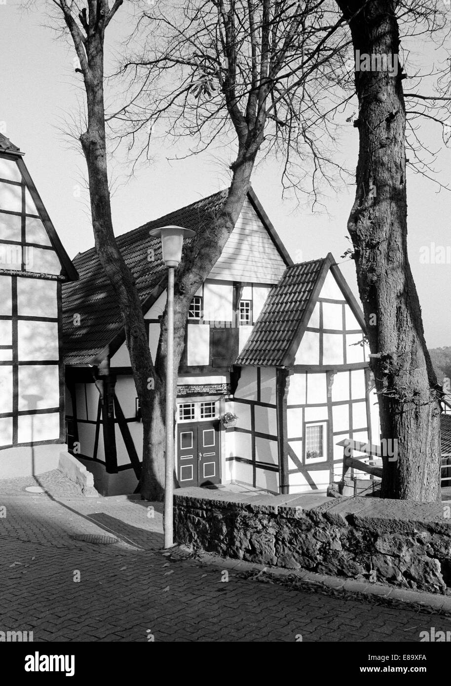 Fachwerkhaus in der Altstadt von Tecklenburg, Teutoburger Wald, Naturpark TERRA.vita, Achtziger Jahre, Nordrhein-Westfalen Stockfoto