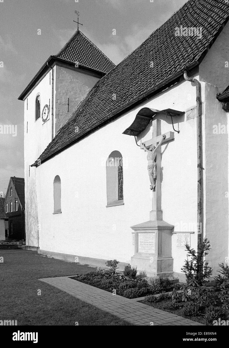 Achtziger Jahre, Katholische Kirche St. Agatha Mit Grabmal der Fuerstin Amalie von Gallitzin, Romanische Dorfkirche, Abendkonzerte in Münster-Angelmodd Stockfoto