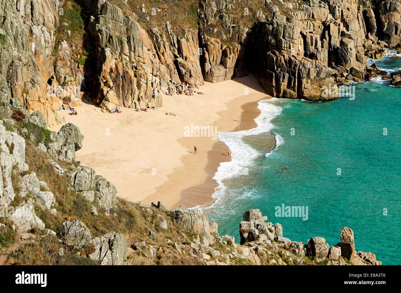 Pednvounder ein Naturforscher-Strand in der Nähe von Porthcurno in Cornwall, Großbritannien Stockfoto