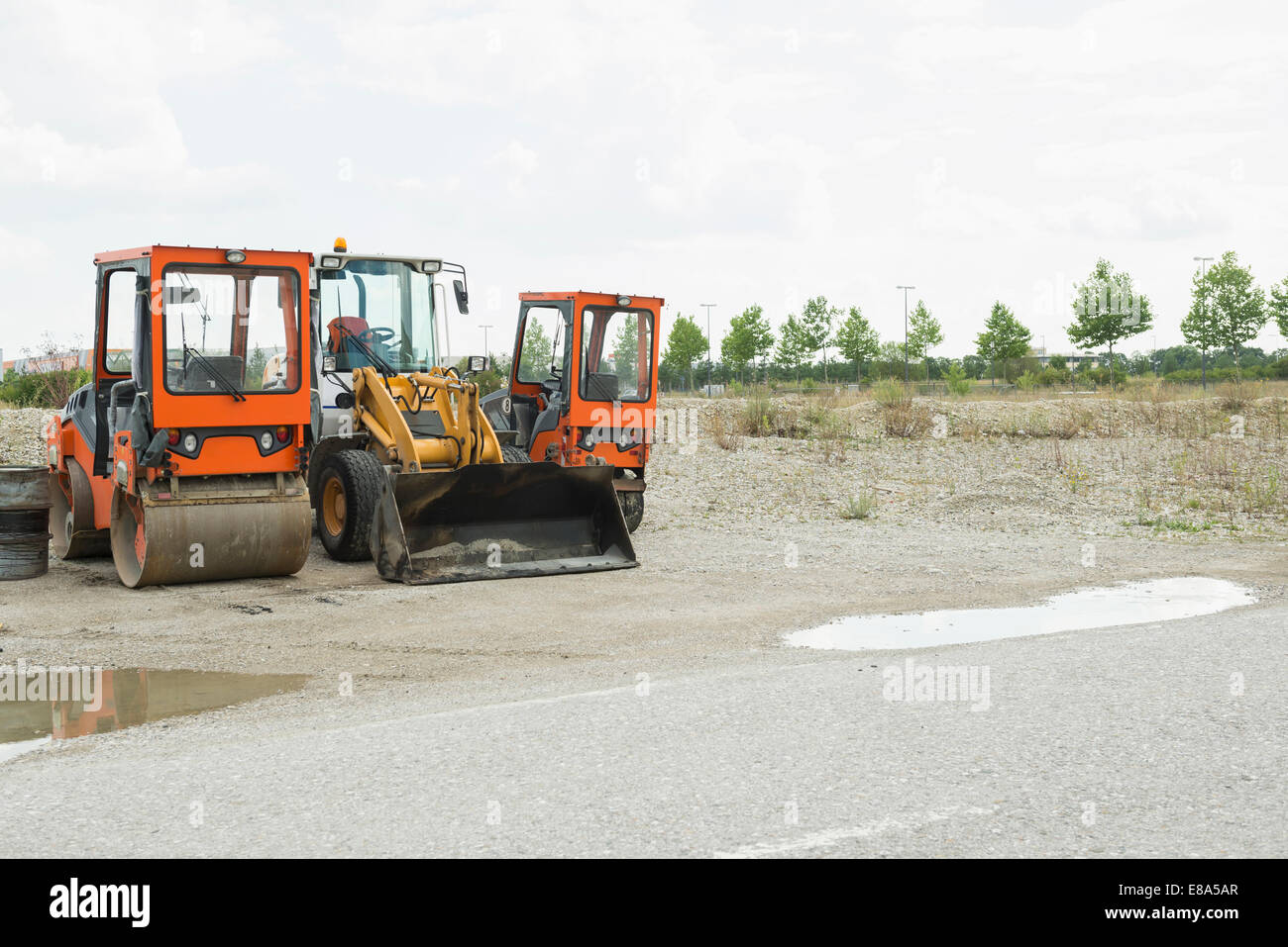 Baumaschinen auf der Baustelle Stockfoto