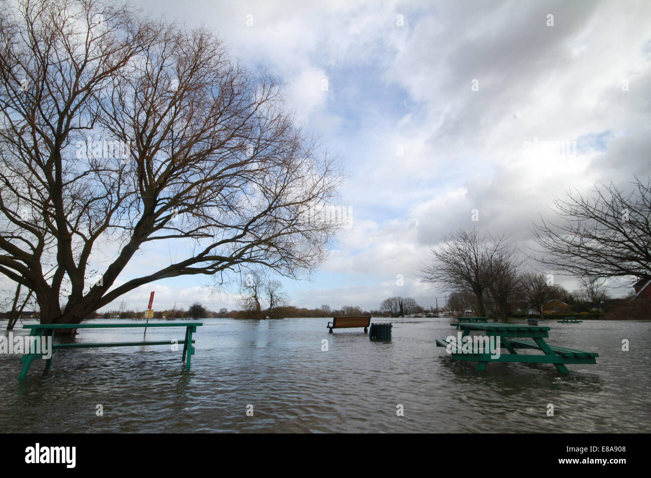 Überschwemmungen in Chertsey - Surrey 2014 Stockfoto