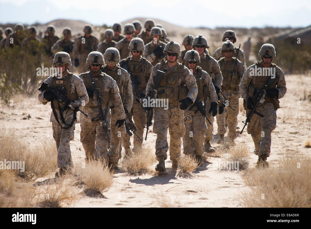 US-Marines mit 3. Bataillon, 3. Marine Regiment, 3. Marineabteilung, 3rd Marine Expeditionary Force beteiligen sich Waffen und Taktiken Instructor (WTI) 1-15 in Yuma, Arizona, 26. September 2014. WTI 1-15 ist ein sieben-Wochen-Trainingsveranstaltung, die standa Stockfoto