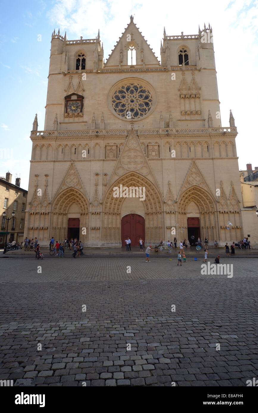 Cathédrale Saint-Jean-Baptiste de Lyon Stockfoto Cathédrale Saint-Jean-Baptiste de Lyon Stockfoto