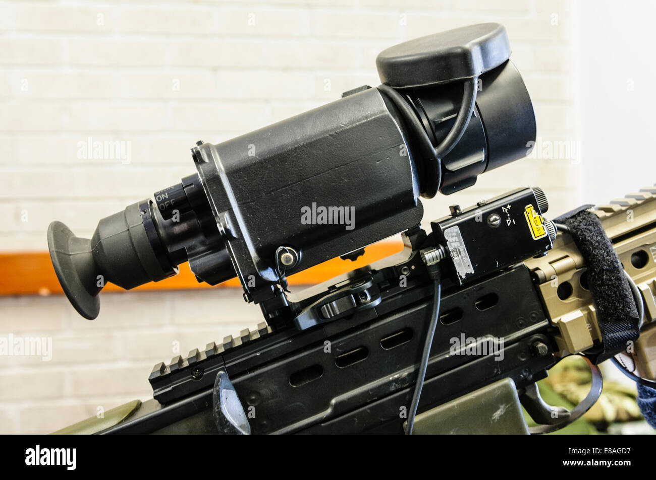 VIPIR2-S Thermal Imaging Anblick ausgestattet, um ein Sturmgewehr SA-80 L2, von der britischen Armee eingesetzt. Stockfoto