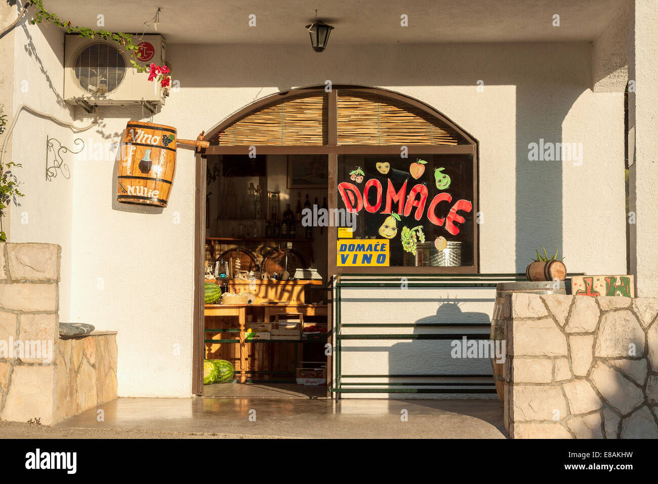 Shop mit hausgemachten waren im Dorf von Ivan Dolac, Insel Hvar, Kroatien Stockfoto