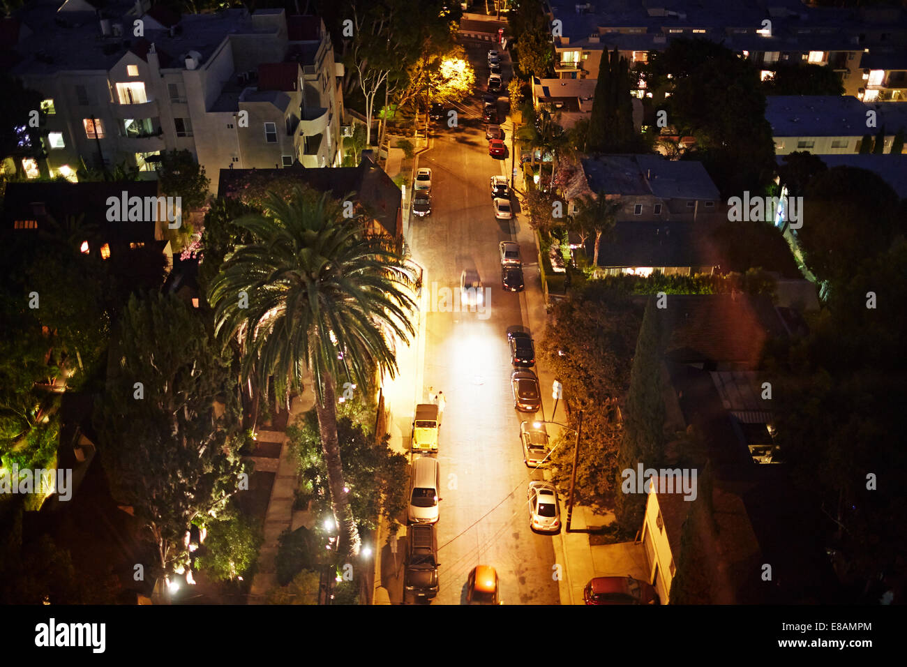 Straße bei Nacht, hohe Winkel beleuchtet Stockfoto