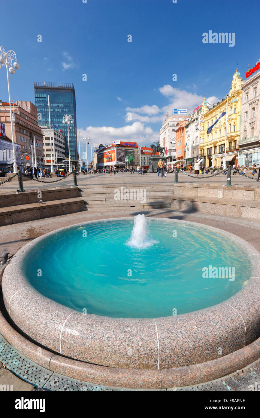 Zagreb-Jelacic-Platz, die wichtigsten quadratische Baj Josip Jelacic mit Brunnen Mandusevac Stockfoto
