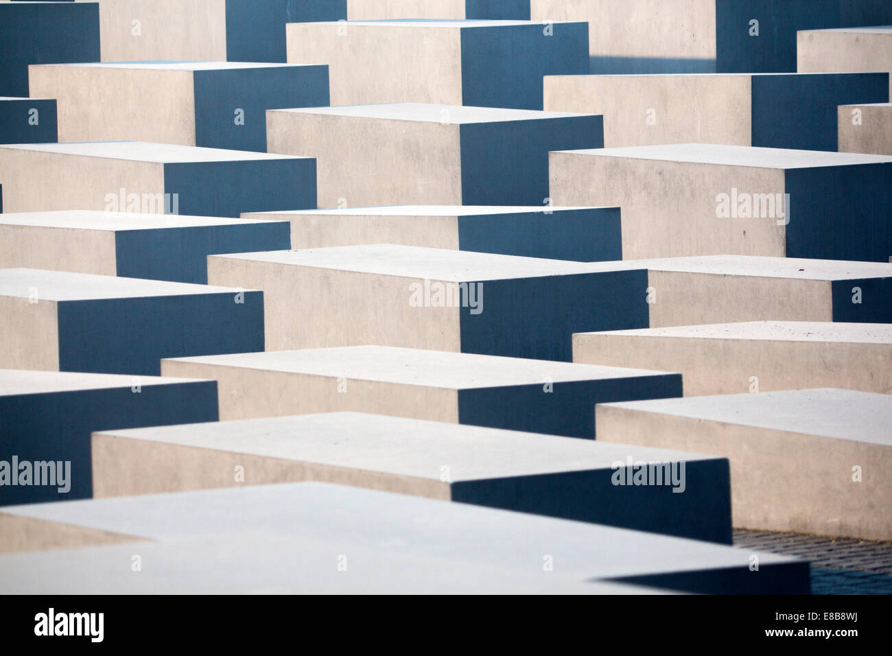 Denkmal für die ermordeten Juden von Europa Holocaust Memorial abstrakte schließen Blick auf Stelen Berlin Deutschland Stockfoto