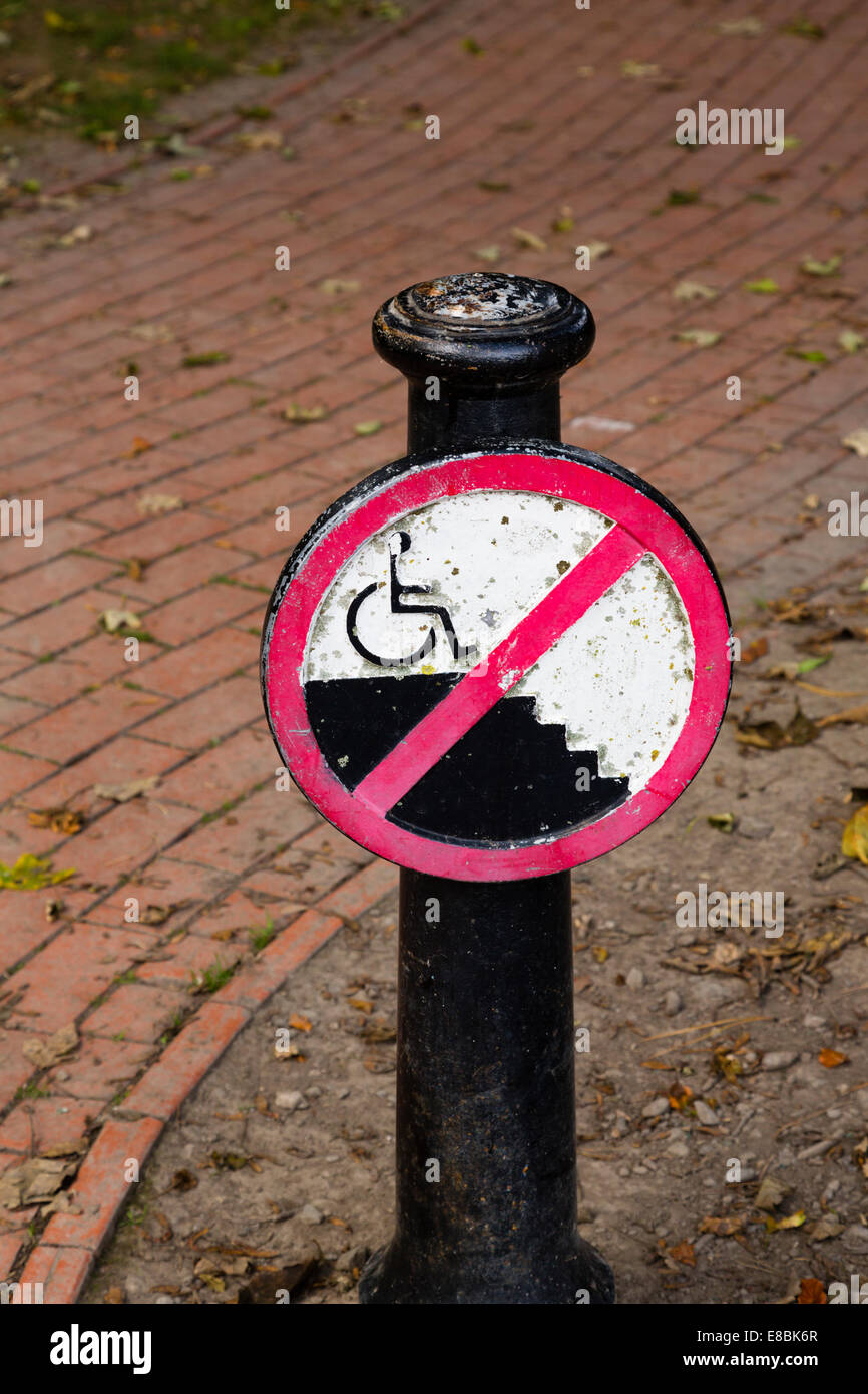 "Kein Rollstuhl" Warnschild, Llangollen, Denbighshire, Wales. Stockfoto
