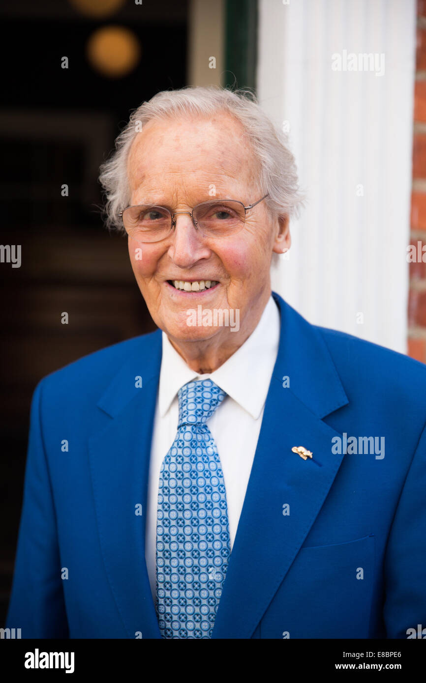 Nicholas Parsons ist CBE ein englischen Radio- und Fernsehmoderator und Schauspieler. Stockfoto