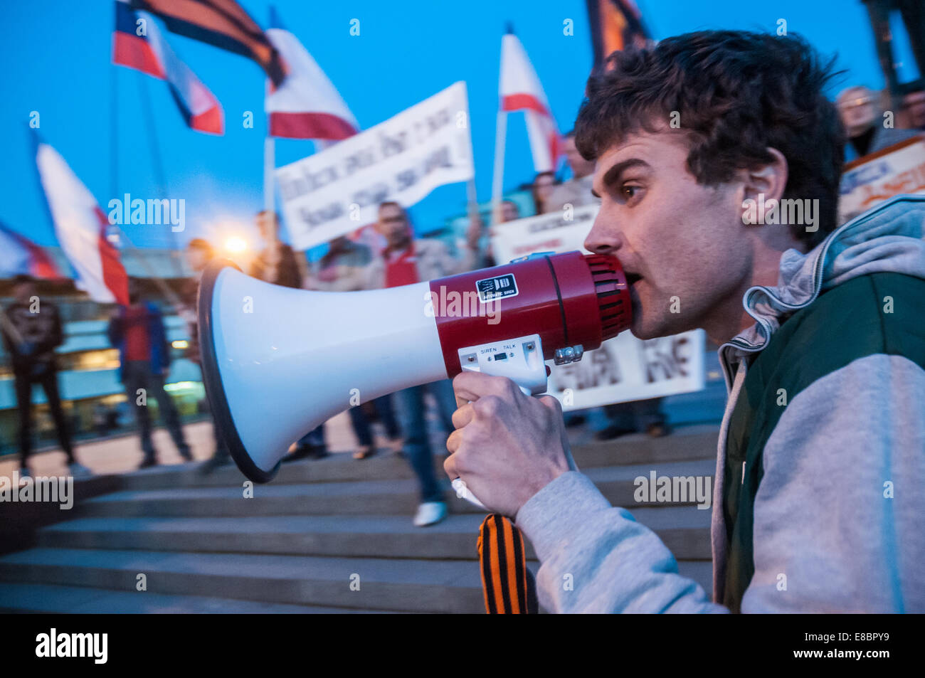 Pro-russischen Fans Kundgebung am Lenin-Platz in Simferopol Krim 2014 Krise Stockfoto