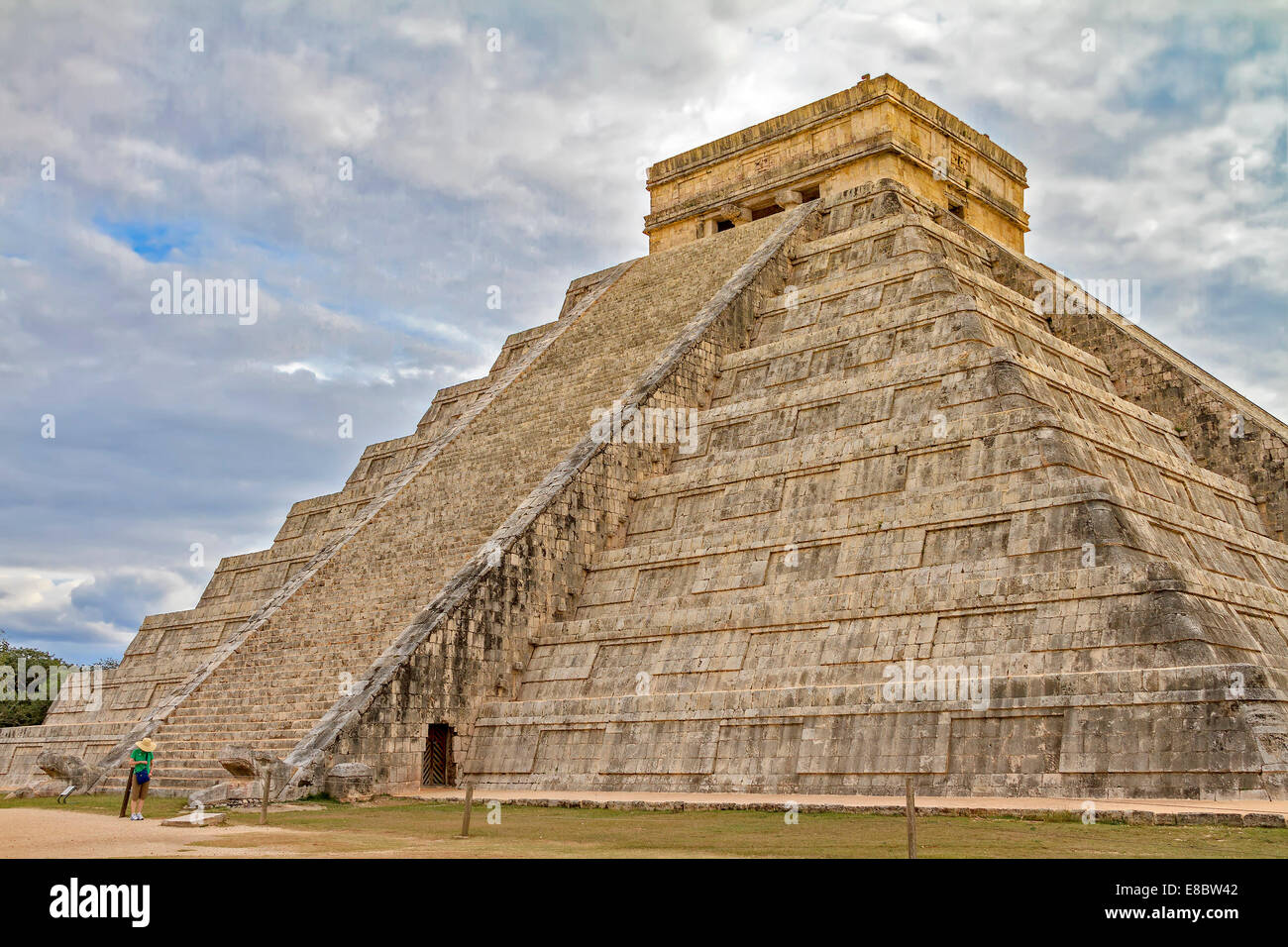 Pyramide, Eingang Chichen Itza Mexiko Stockfoto