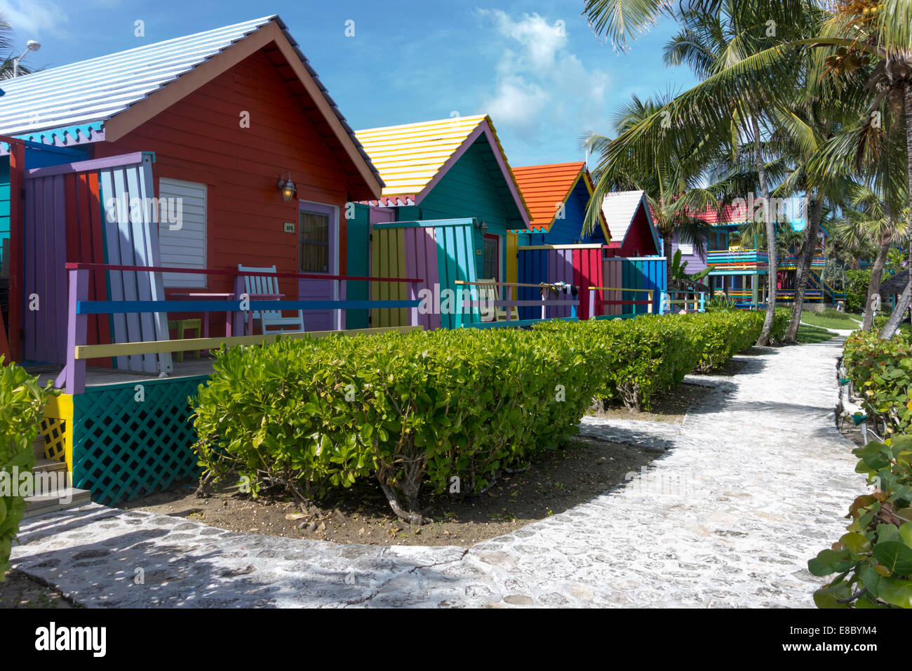 bunte Chalets, Compass Point Beach Resort, Nassau, Bahamas Stockfoto