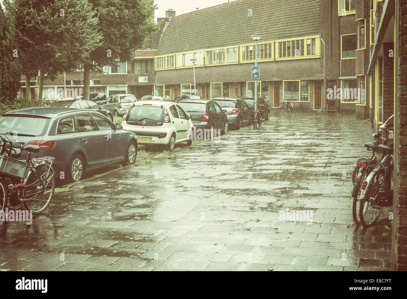 Sommerduschen in der Stadt Stockfoto