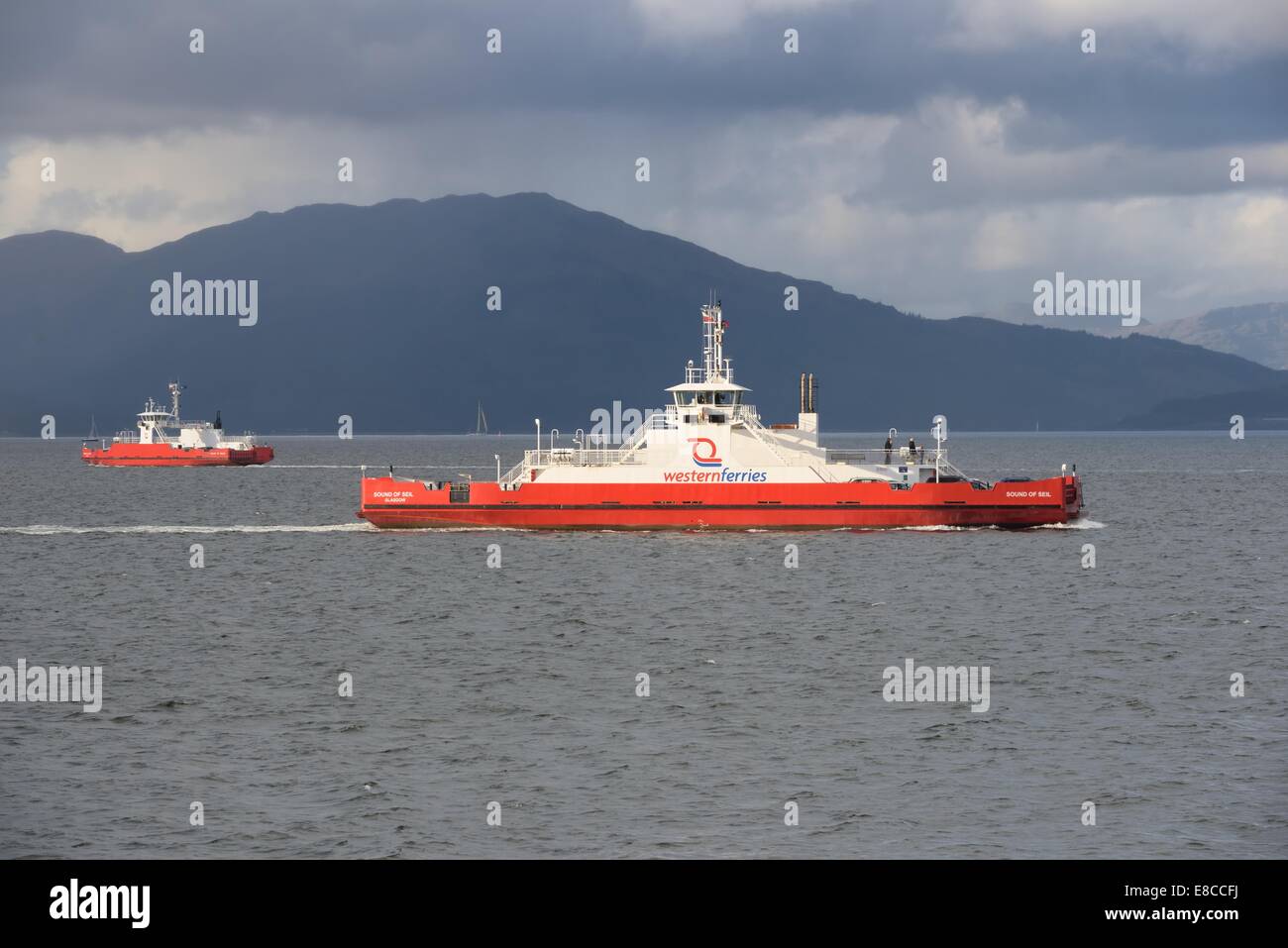 Shuttle Run der westlichen Fähren zwischen Gourock und Dunoon auf dem Fluss Clyde, Schottland, Großbritannien Stockfoto