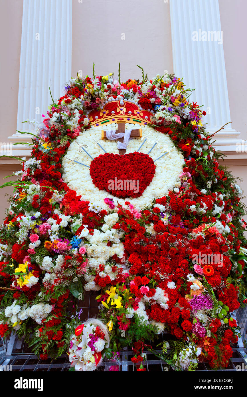 Iglesia De La Caridad von Cartagena Kirche Fest Blumen in Spanien Stockfoto