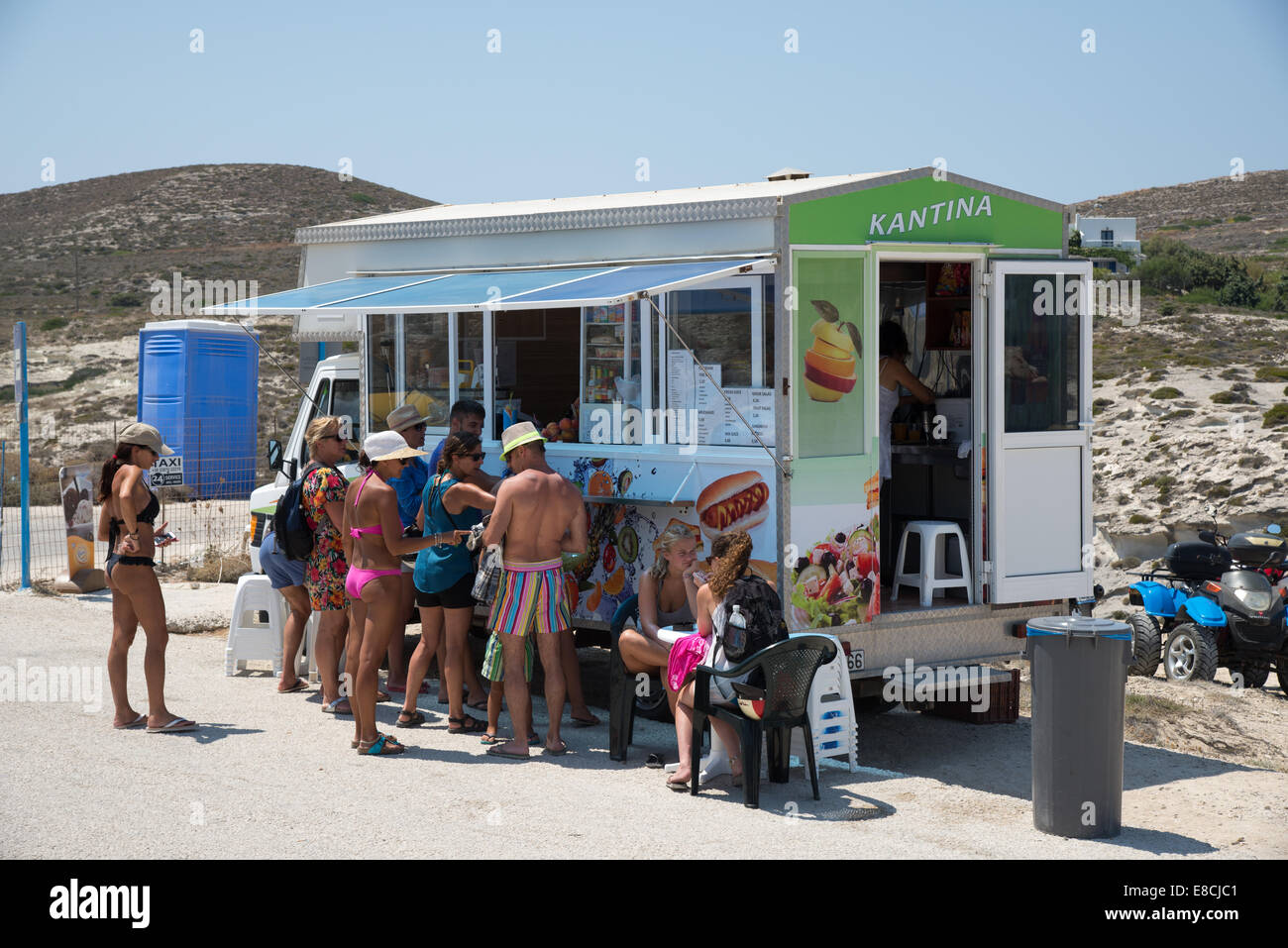 Kantine zu Sarakiniko Bucht auf der Insel Milos in Griechenland Stockfoto