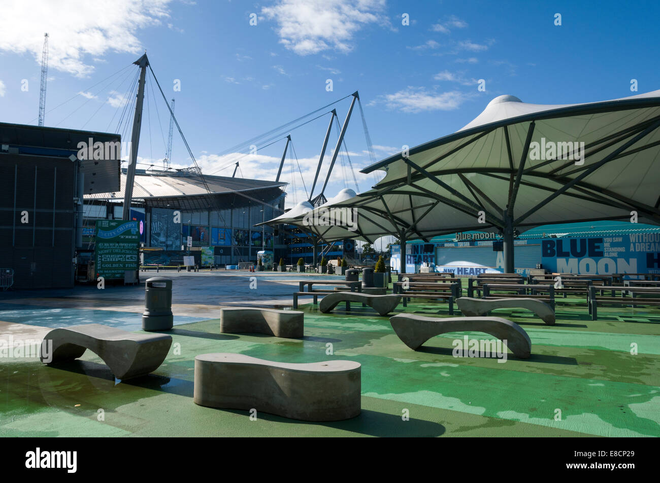 "Stadtplatz" Bar und Café Bereich, City of Manchester Stadium (Etihad Stadium), Clayton, Manchester, England, UK. Stockfoto