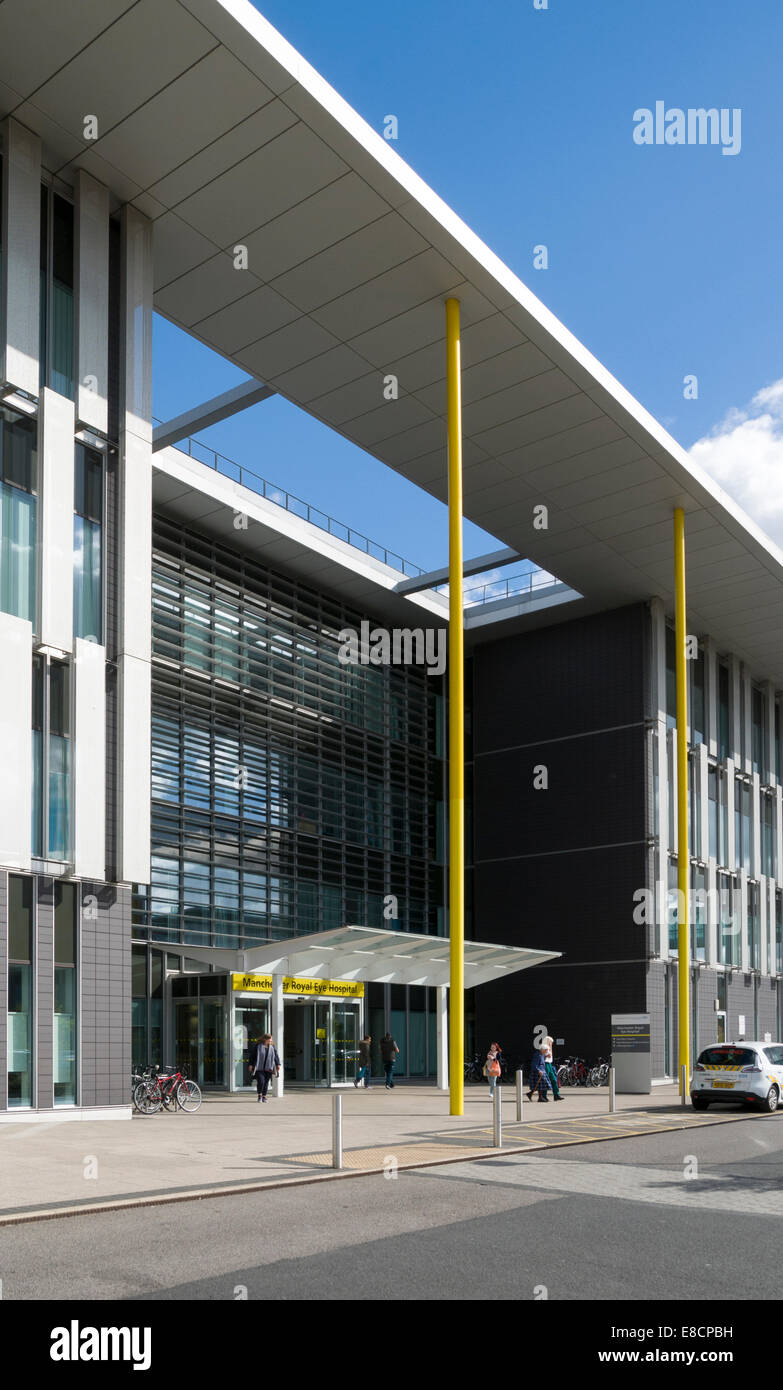 Central Manchester University Hospitals Komplex aus Oxford Straße, Manchester, England, UK. Royal-Augenklinik Eingang. Stockfoto