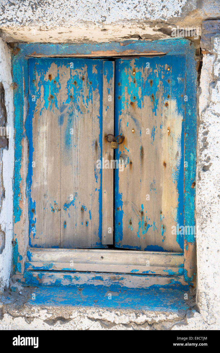 alten farblos blau aus Holz Auslöser in Griechenland Stockfoto