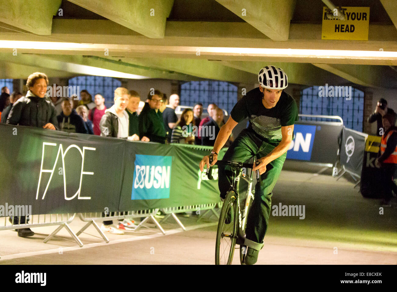 David Millar bei Parkour Ride ein Multi-Disziplin-Radsport-Event in einem verlassenen Parkhaus, Tobacco Dock, London, UK statt. 4. Oktober 2014 Kredit: Simon Balson/Alamy Live-Nachrichten Stockfoto