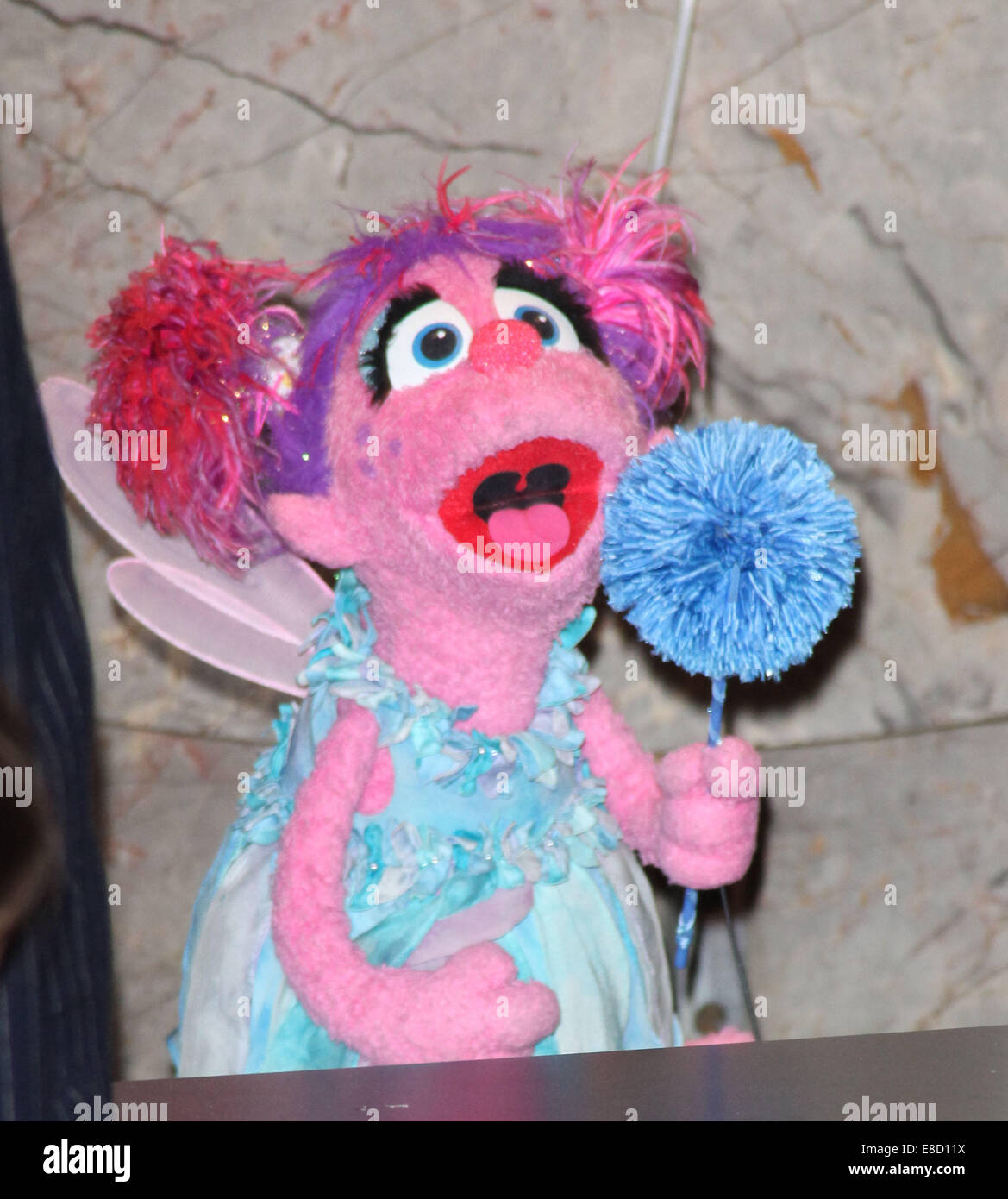 Sesame Street Abby Cadabby leuchtet das Empire State Building zu Ehren ...