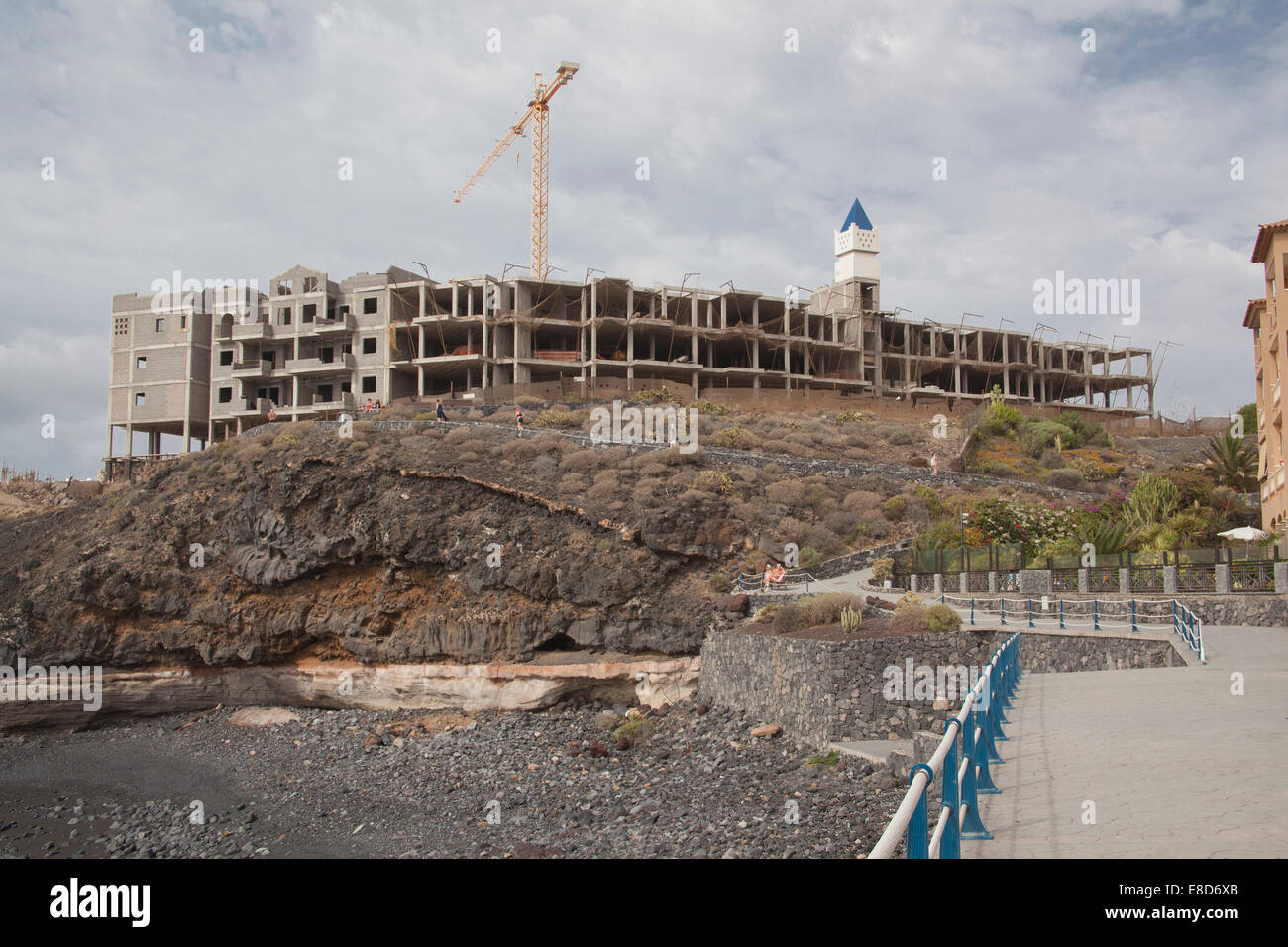 Kanarische Inseln Teneriffa unfertigen Gebäude mit Turm Stockfoto