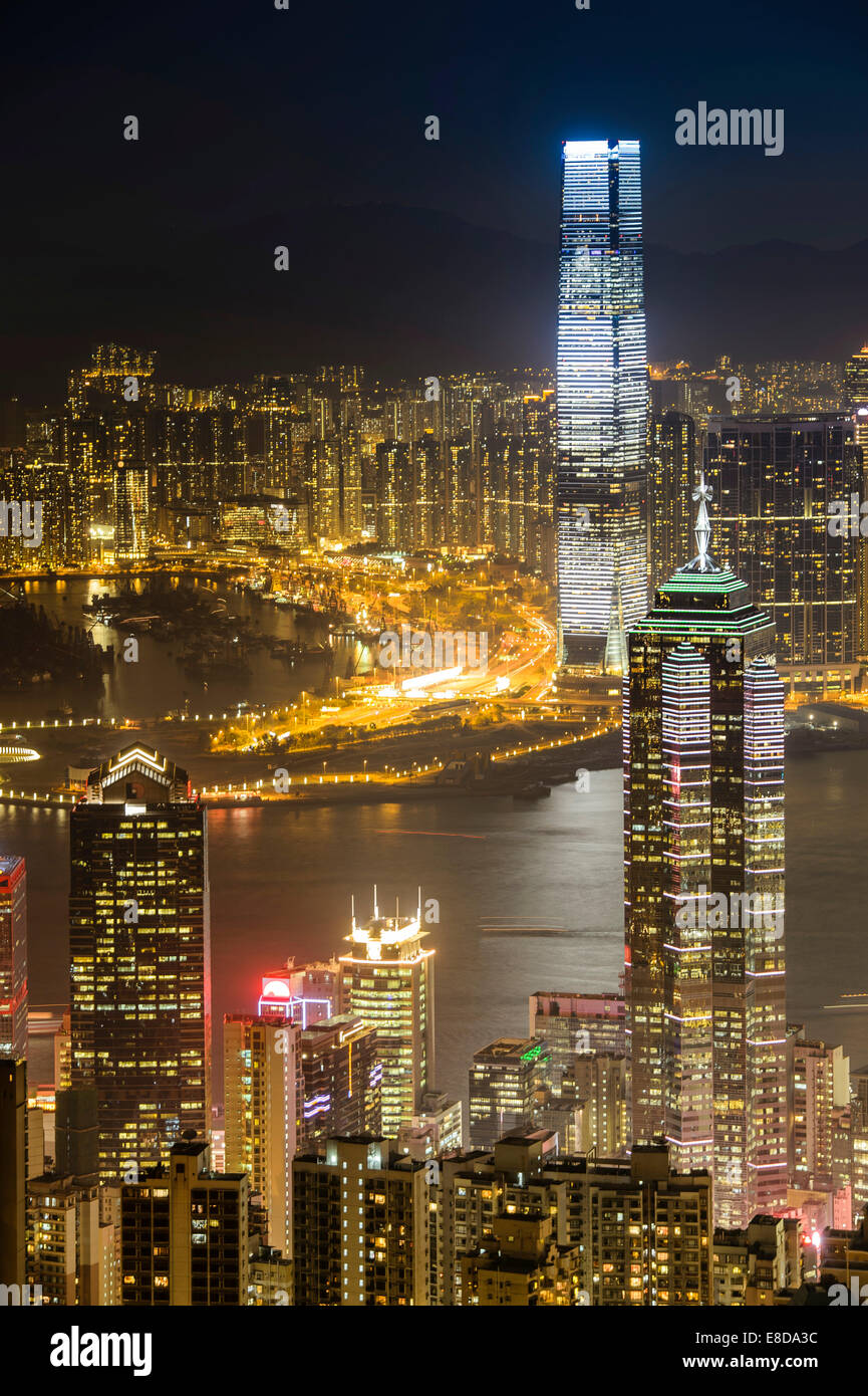 Blick auf Hong Kong Skyline vom Victoria Peak bei Nacht, Central District, Hong Kong, China Stockfoto