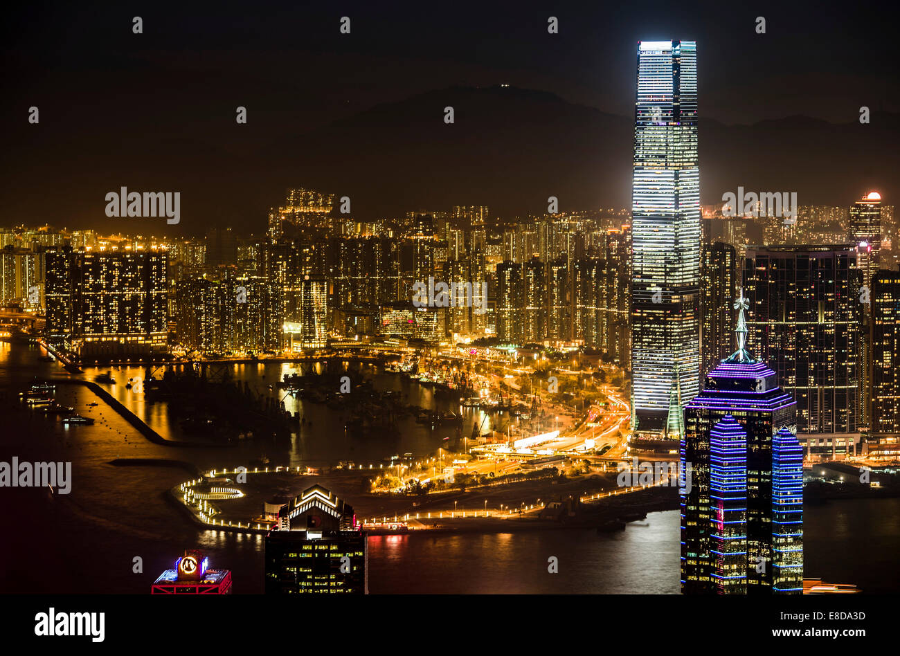 Blick auf Hong Kong Skyline vom Victoria Peak bei Nacht, Central District, Hong Kong, China Stockfoto