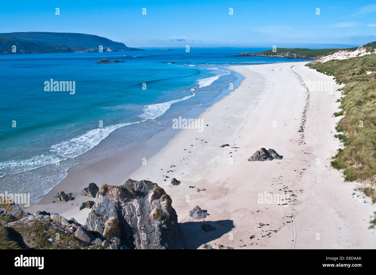 Entfernten Sandstrand an der Balnakeil Bucht, Halbinsel Cape Wrath auf der linken Seite, Sutherland, Northwest Highlands Scotland UK Stockfoto