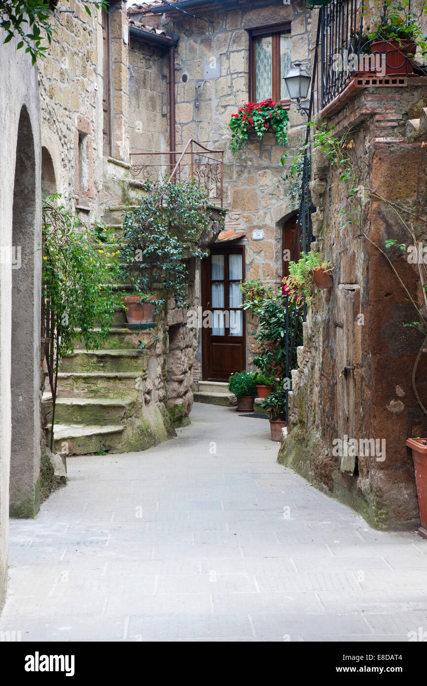 Gasse in Pitigliano, Maremma, Provinz Grosseto, Toskana, Italien Stockfoto