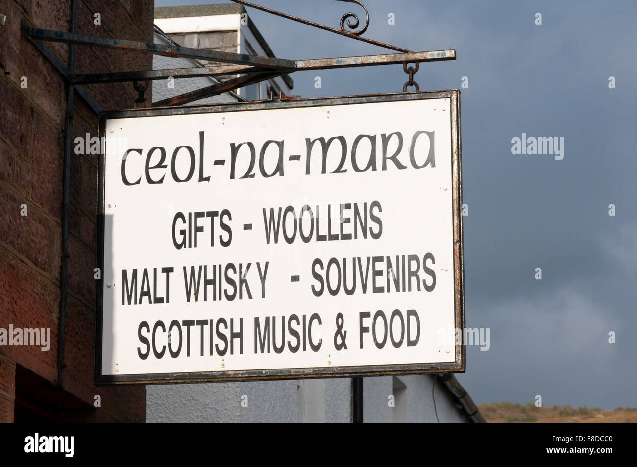 Ceol Na Mara Souvenirladen in Ullapool heißt "Music of the Sea". Stockfoto