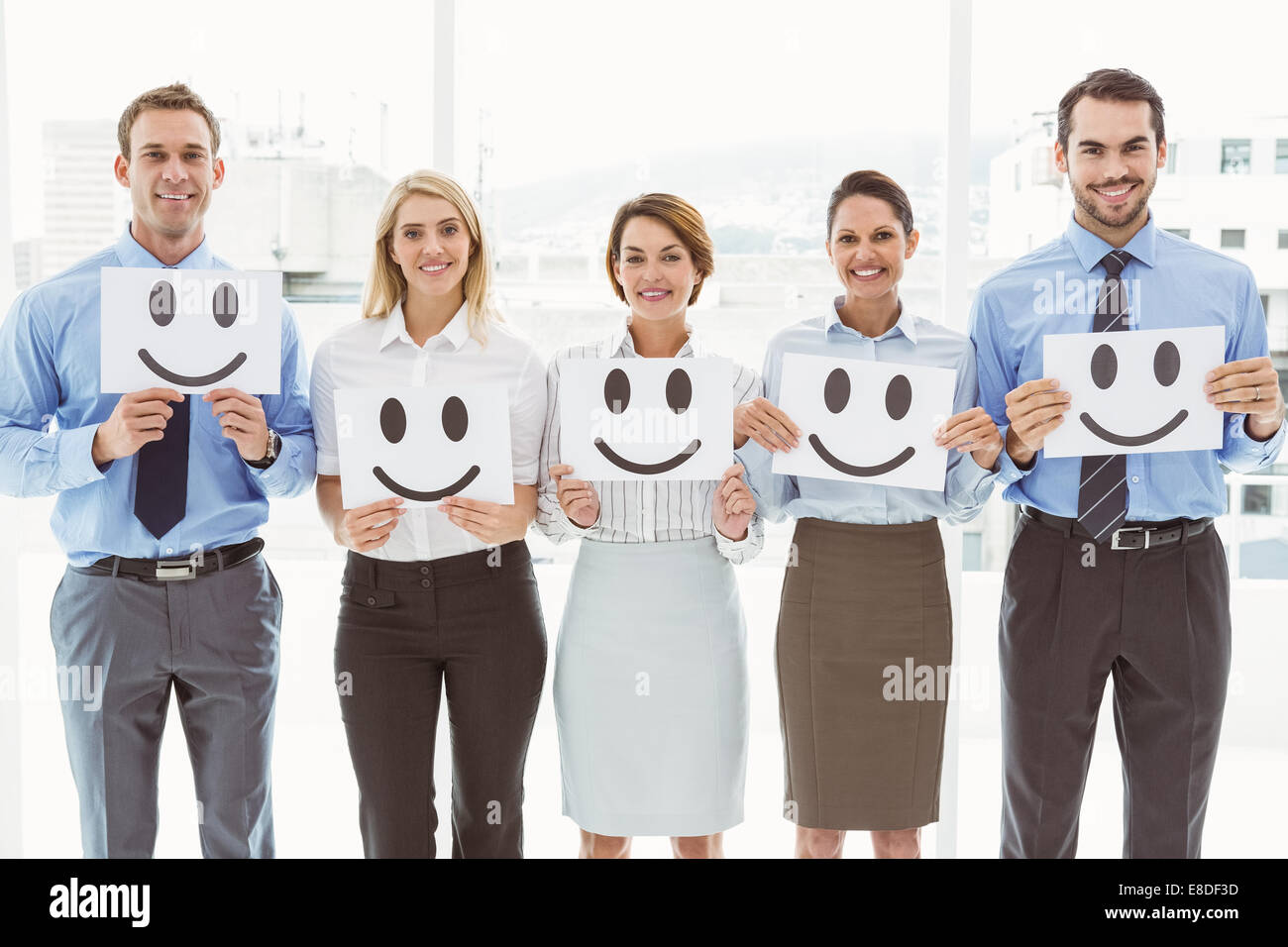 Smileys leute -Fotos und -Bildmaterial in hoher Auflösung – Alamy