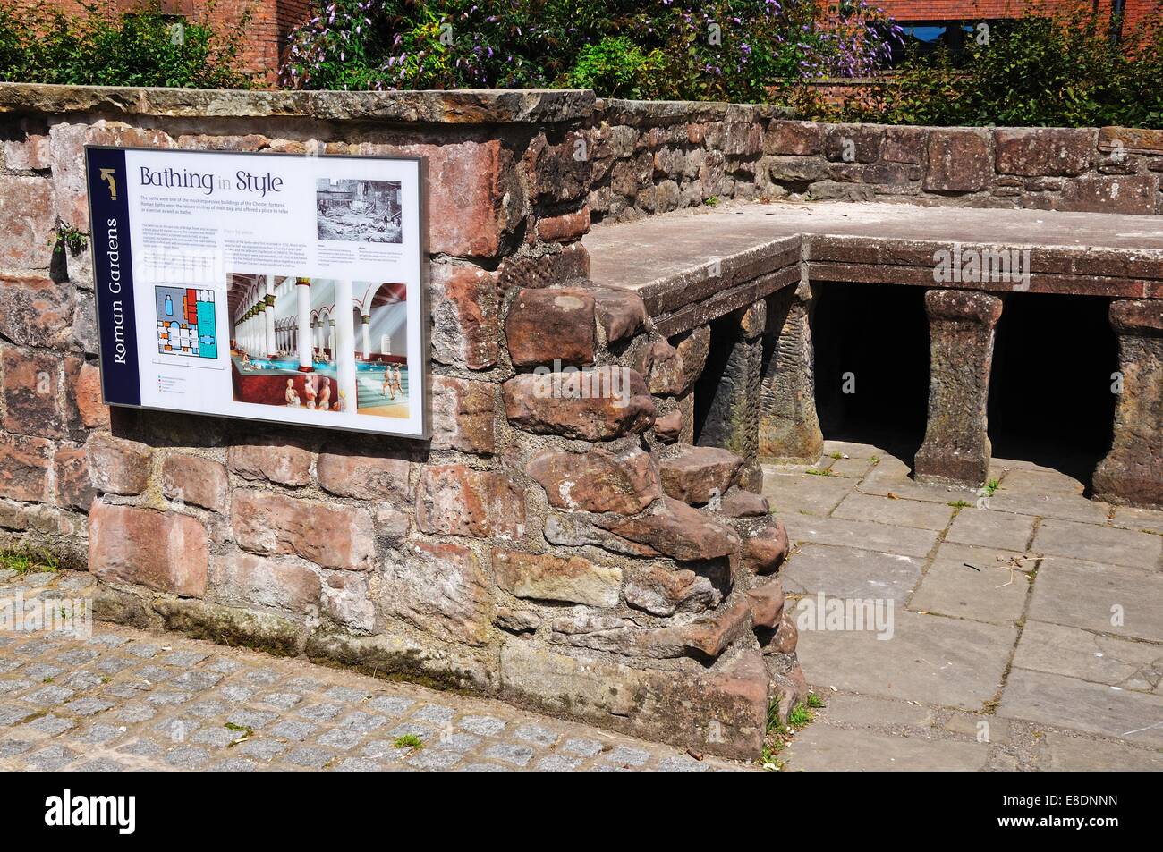 Ruinen der römischen Bäder in den römischen Gärten, Chester, Cheshire, England, UK, Westeuropa. Stockfoto