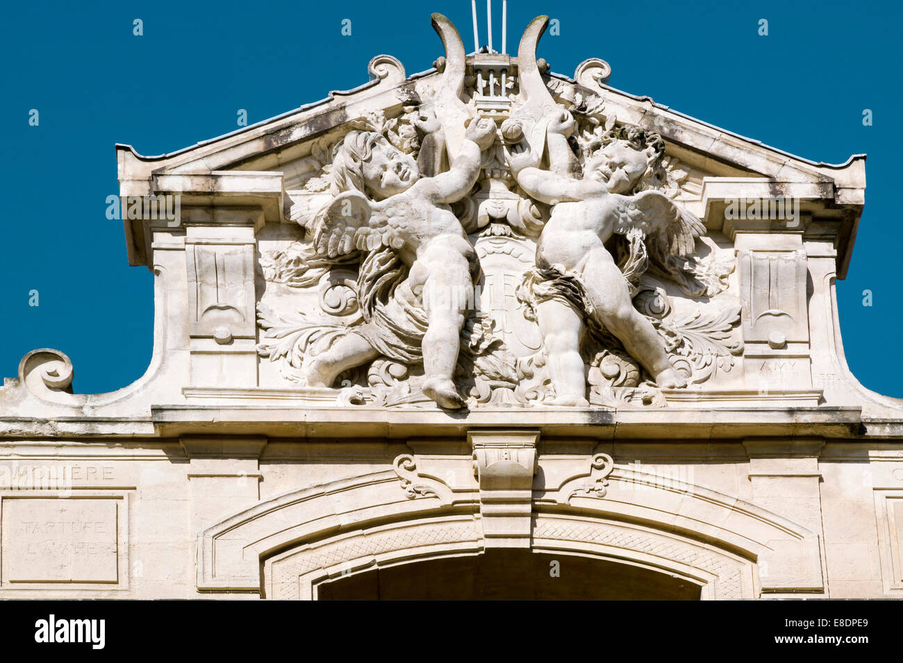 Die geformten Giebel Of The Theatre, Tarascon, Bouches du Rhone, Provence, Frankreich Stockfoto